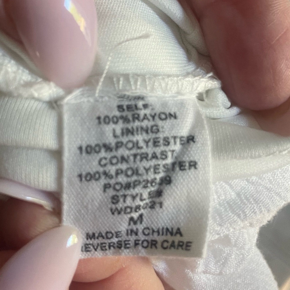 Juniors White crochet detail dress size medium - Picture 3 of 5